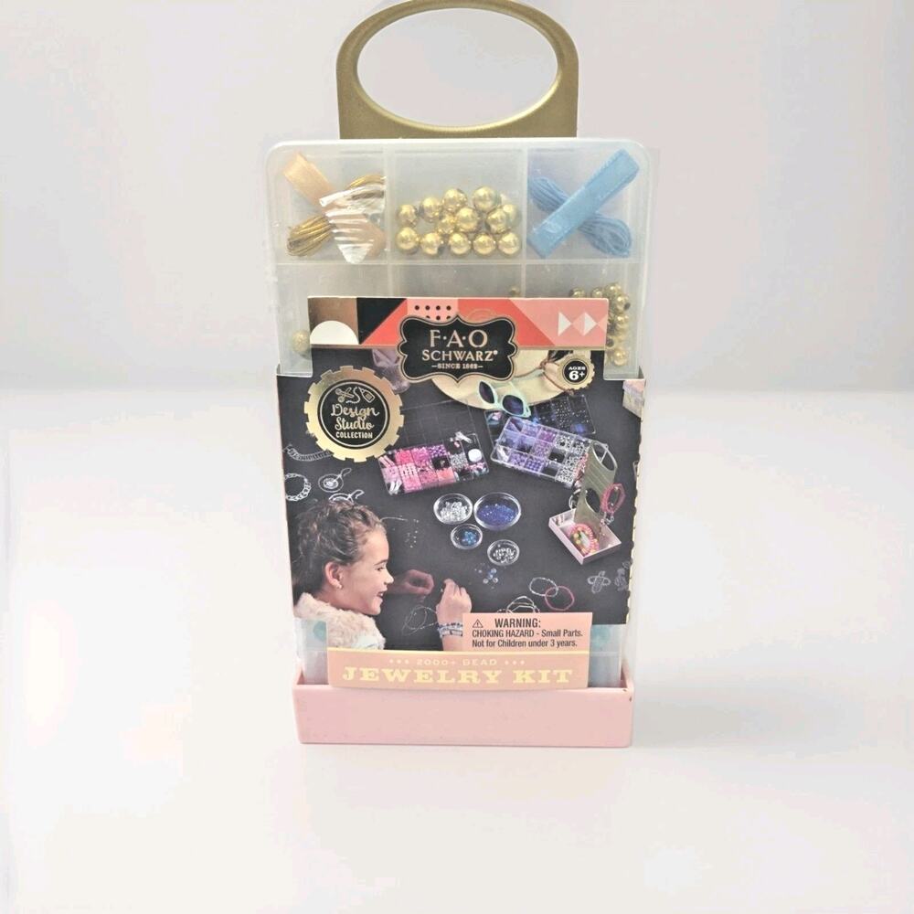 FAO Schwarz Design Studio Jewelry Making Kit Beads Organizer Carry Case
